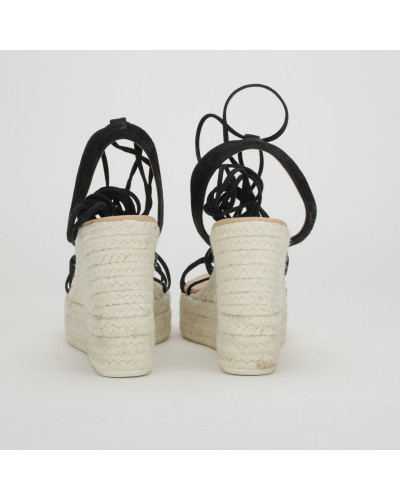 Manebi Buty