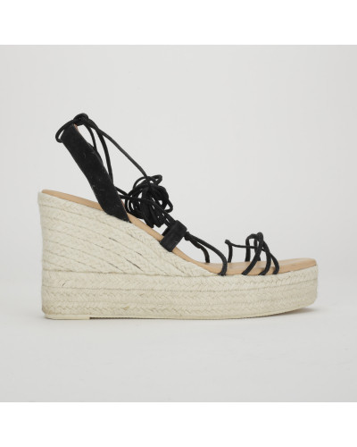 Manebi Buty