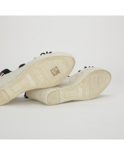 Manebi Buty