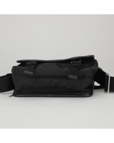 Prada czarna torebka z logo