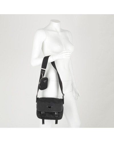 Prada czarna torebka z logo