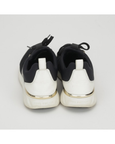 Louis Vuitton Sneakersy czarne z białymi podeszwami