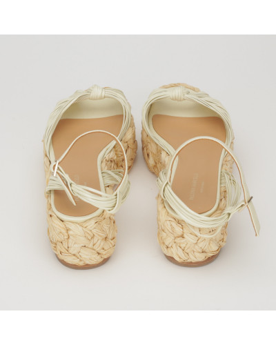 Paloma Barcelo Buty kremowe sandały
