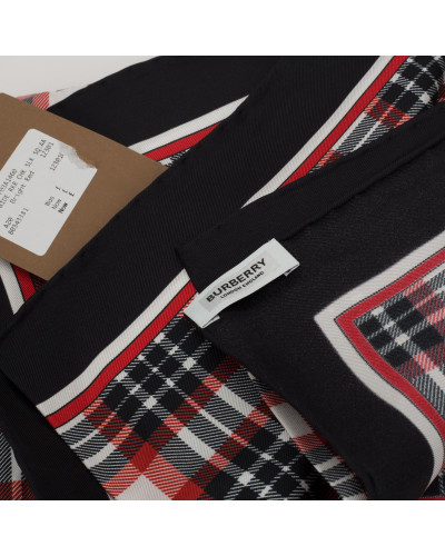 Burberry Szalik z biała gwiazdą