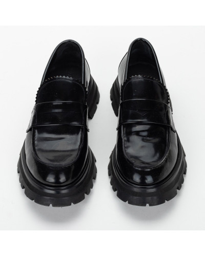 Alexander McQueen Buty na płaskim obcasie czarne