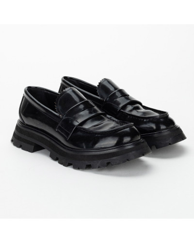 Alexander McQueen Buty na płaskim obcasie czarne