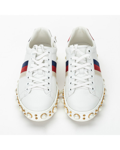 Gucci sneakersy z perłami