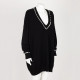 Givenchy czarny sweter w serek z perłami