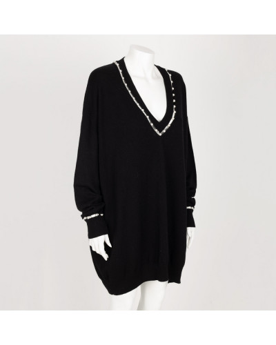 Givenchy czarny sweter w serek z perłami