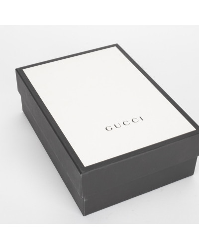 Gucci czrane szpilki z sercem