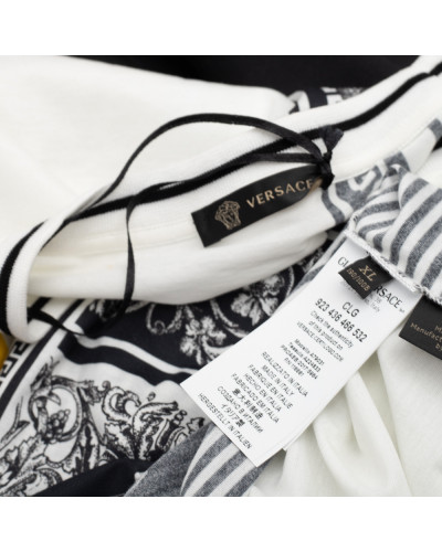 Versace T-shirt z granatowym nadrikiem