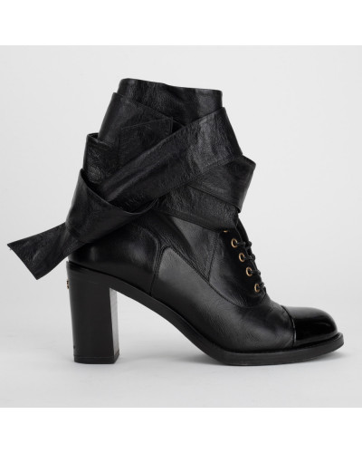 Chanel  Buty czarne botki z wiązaniem