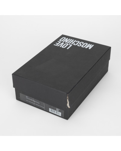 Moschino  czerowne sandały