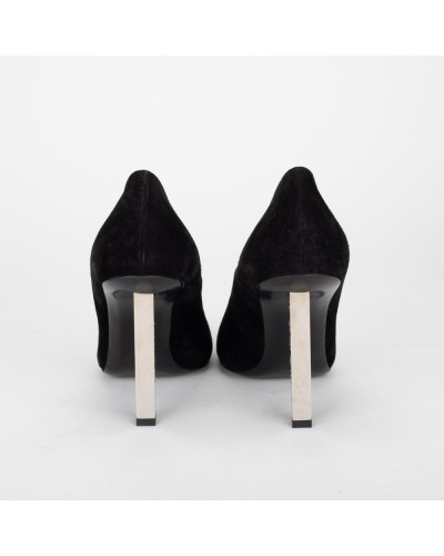 Chanel  Buty czarne zamszowe z logo na obcasie