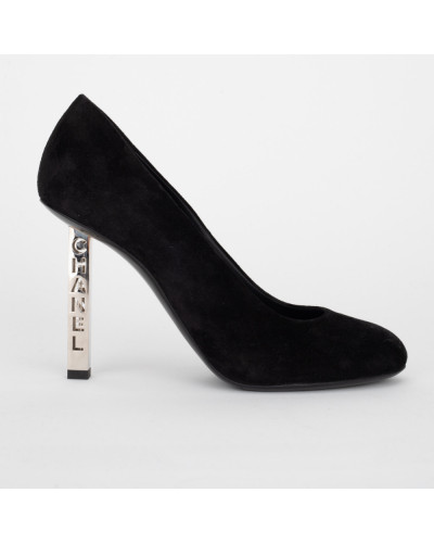 Chanel  Buty czarne zamszowe z logo na obcasie