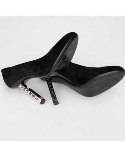 Chanel  Buty czarne zamszowe z logo na obcasie