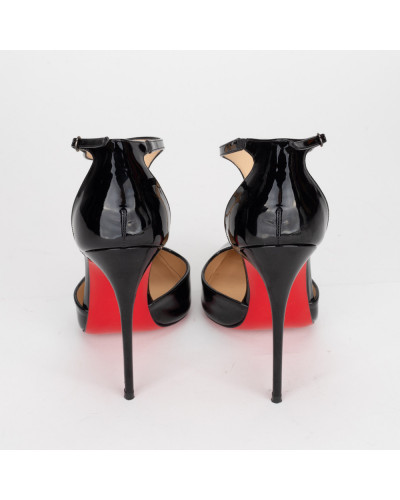 Christian Louboutin Buty czarne lakierowane szpilki  J STRING