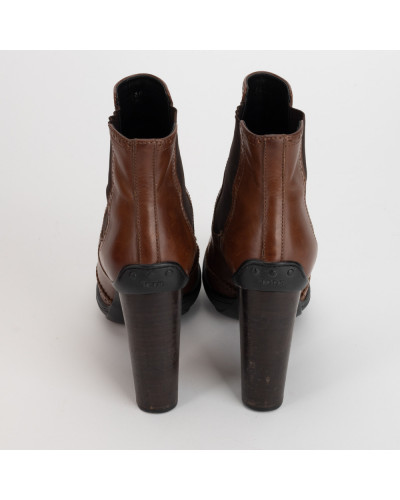 Tod's Buty brązowe botki na obcasie