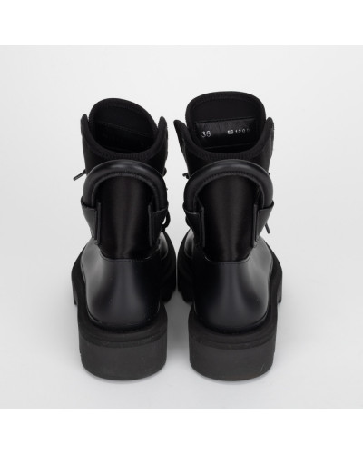 Givenchy Botki czrane z gumy