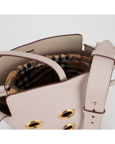 Burberry Torba w pudrowym kolorze Grommet Bucket Bag