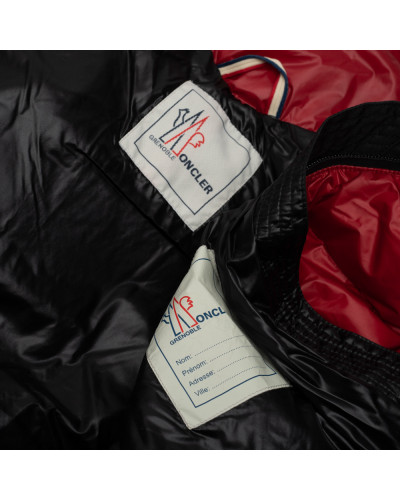 Moncler Kurtka czerwona zimowa