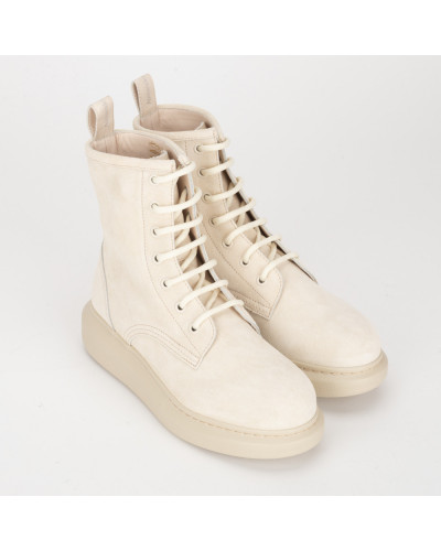 Alexander McQueen Botki bezowe zamszowe