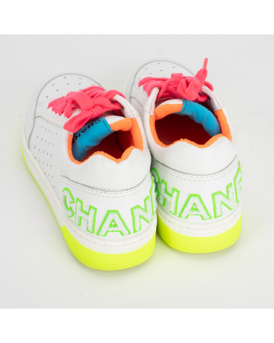 Chanel  białe sneakersy z logo