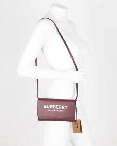 Burberry Torebka bordowa z bialym logo