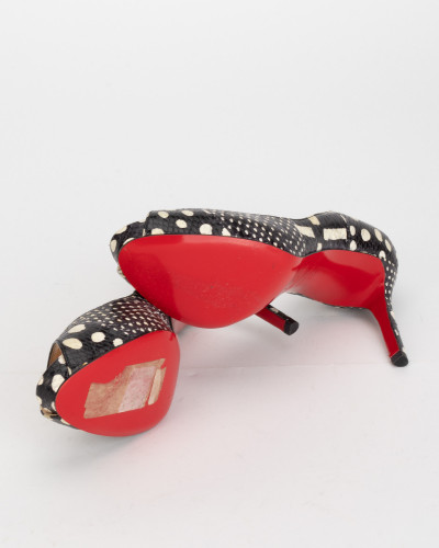 Christian Louboutin Szpilki czarne we wzorki