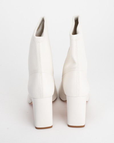 Stuart Weitzman biale botki na obcasie