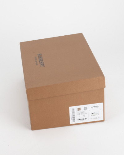 Burberry Sportowy sneakersy biale z 'siatka'