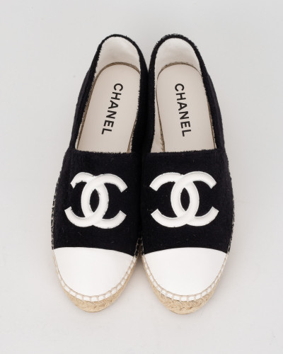 Chanel  Na płaskim frotte biało czarne