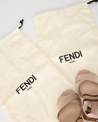 Fendi Szpilka bezowe