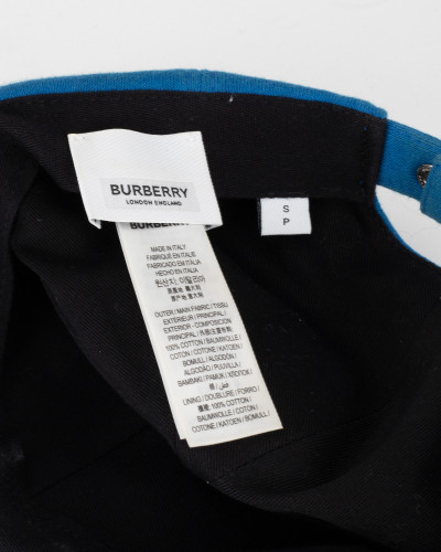 Burberry  czapka granatowa (delikatne przebarwienia w kilku miejscach)