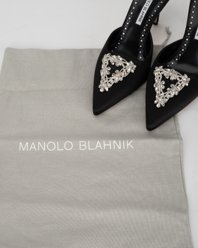 Manolo Blahnik  Szpilki czarne z klamrą klapki na obcasie
