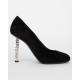 Chanel  Buty czarne zamszowe z logo na obcasie