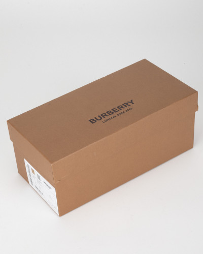 Burberry klapki czarne z bialym logo