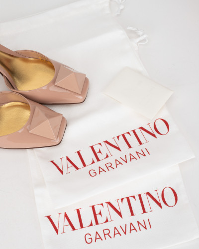 Valentino KCC  37,5 różowe sandały z dużym ćwiekiem na słupku